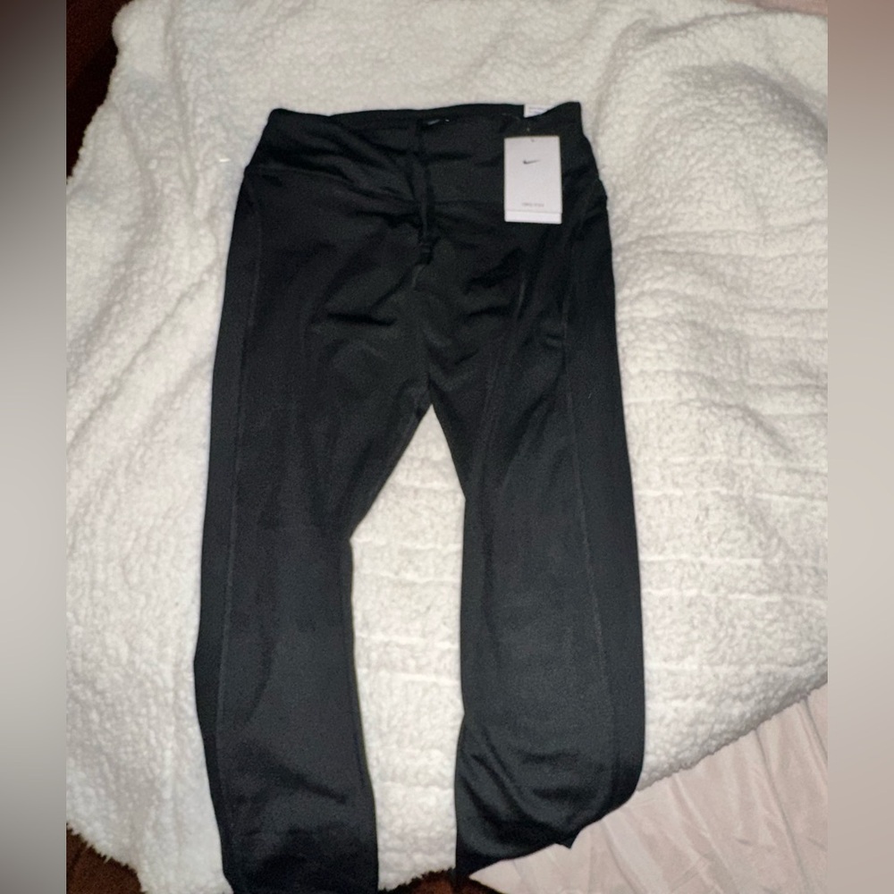 Nike dry fit leggings 
Cropped